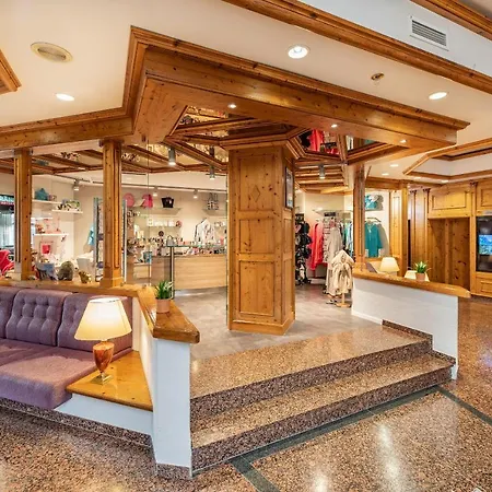 格贝尔罗登堡酒店 4*